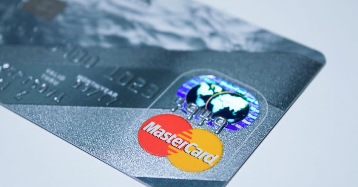 Nærbilde av et kredittkort, nedbetaling av kortgjeld